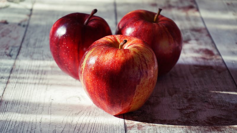 Apple (Shimla Red) 2